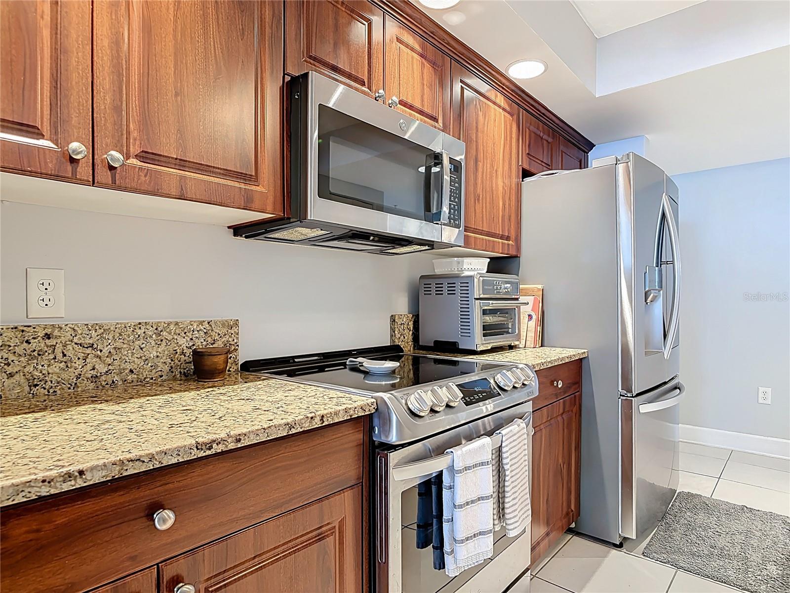 Image 10 of 63 For 3315 Atlantic Avenue 1806