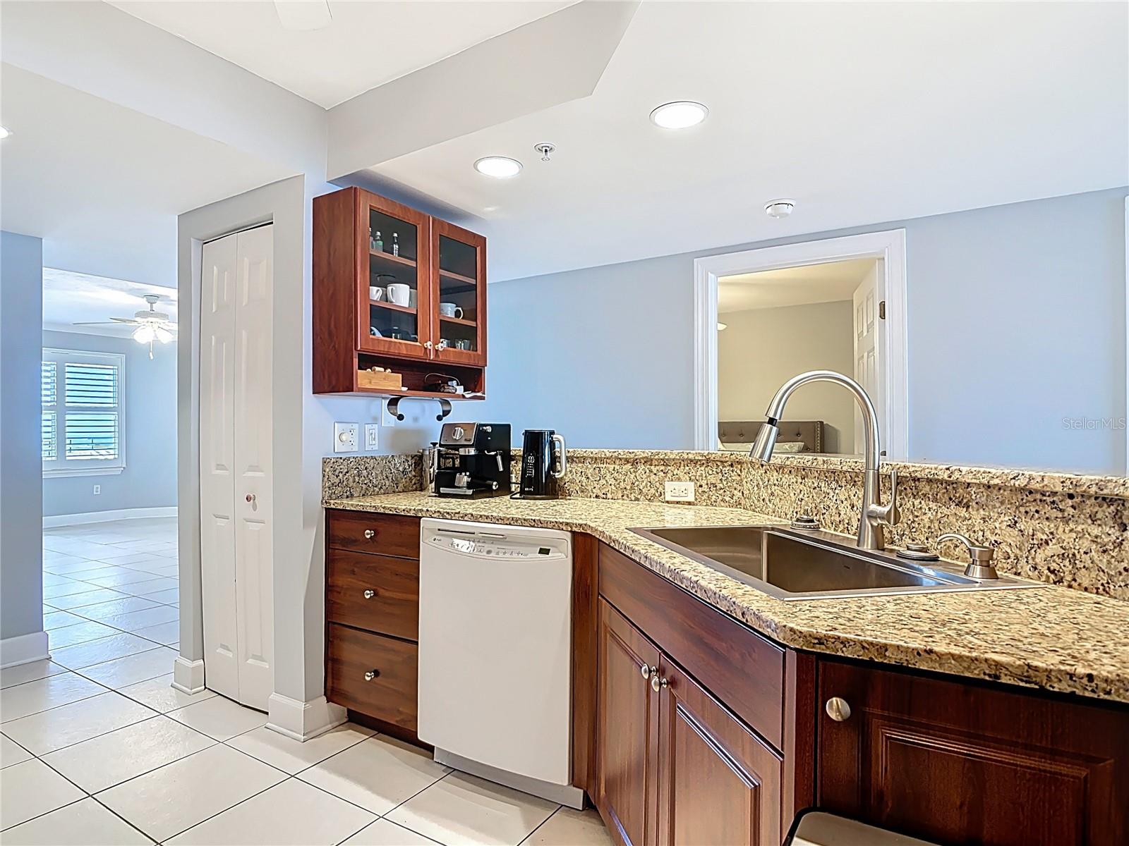 Image 11 of 63 For 3315 Atlantic Avenue 1806