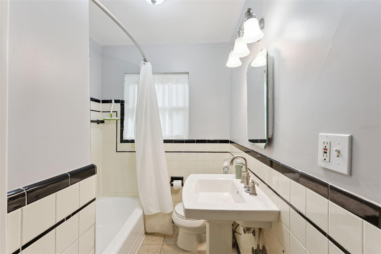 Image 15 of 25 For 622 Hewett Drive