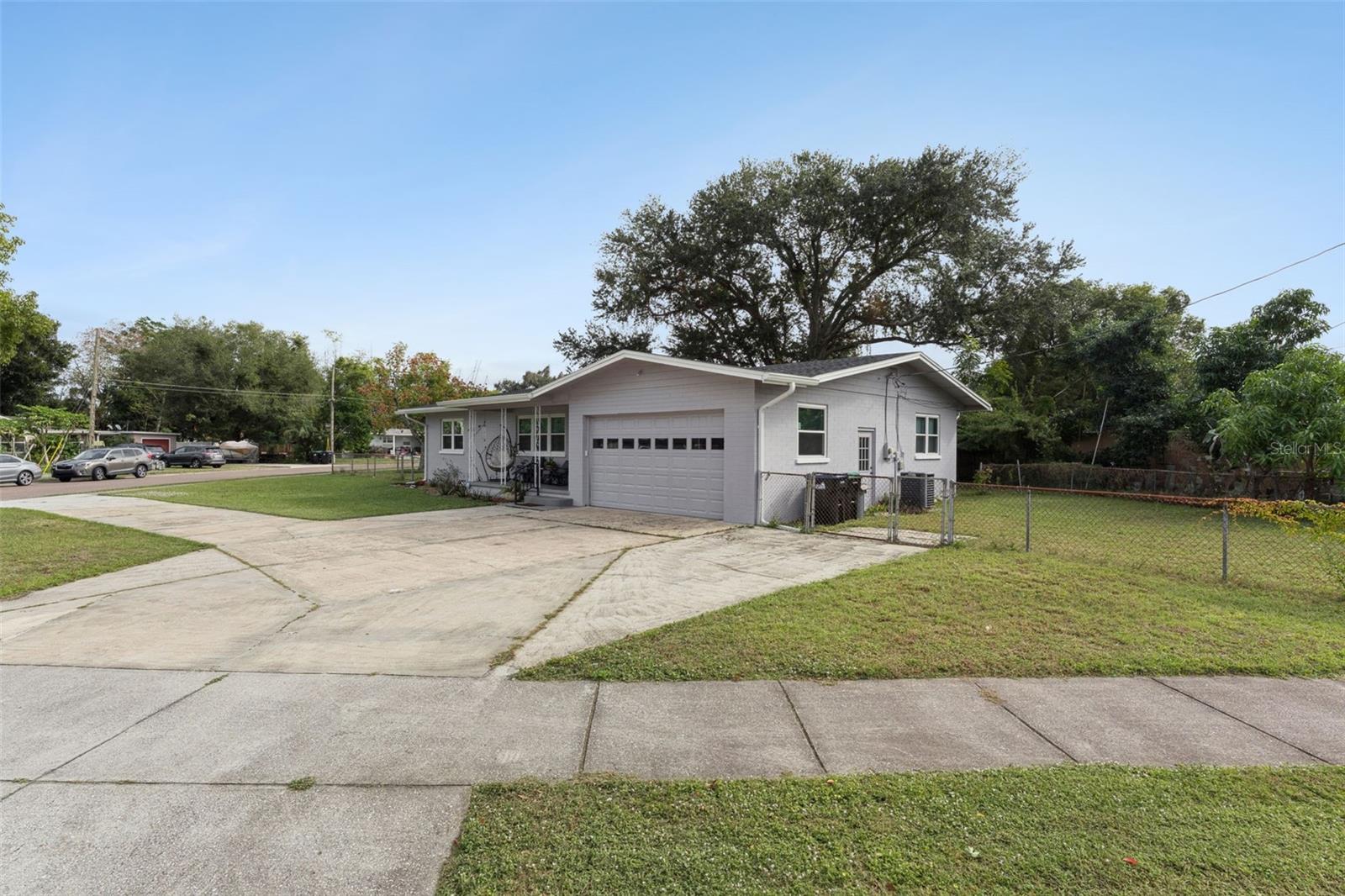 Image 3 of 25 For 622 Hewett Drive