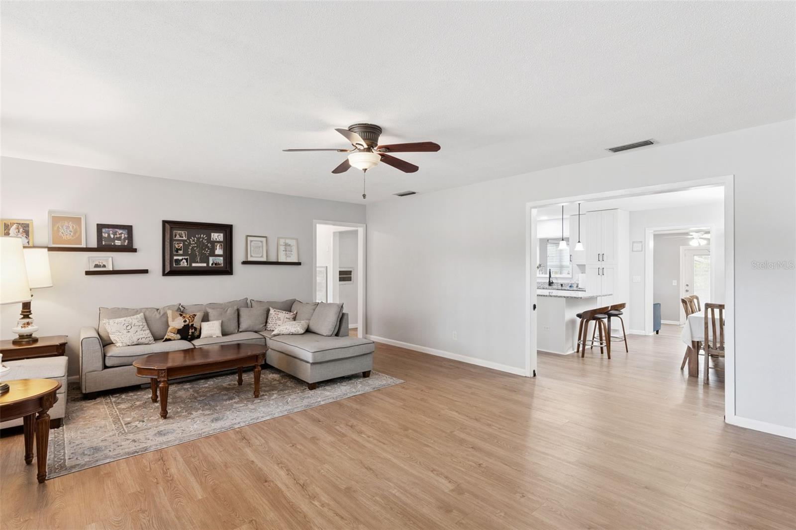 Image 5 of 25 For 622 Hewett Drive