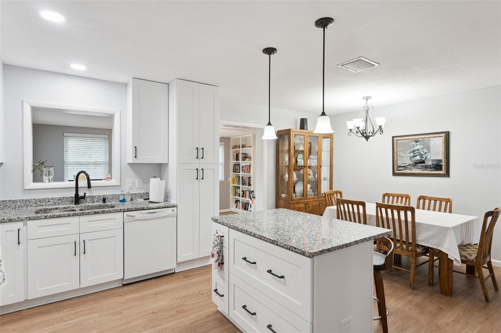 Image 9 of 25 For 622 Hewett Drive