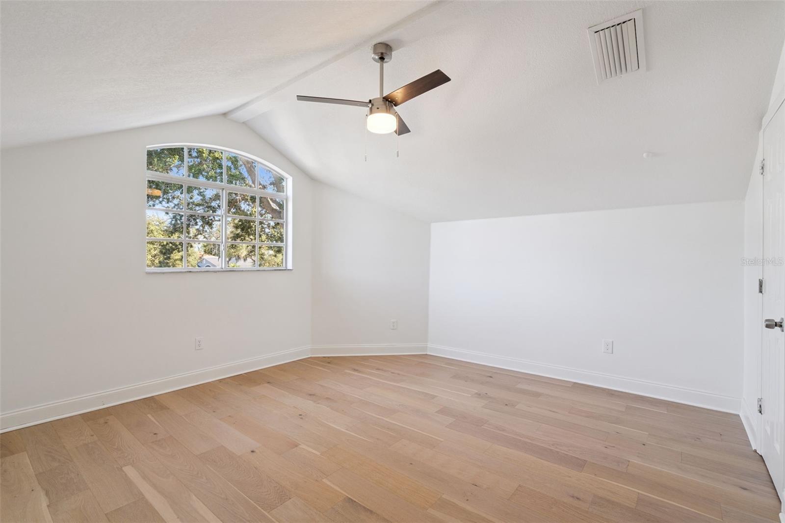 Image 30 of 51 For 3872 Lake Warren Drive