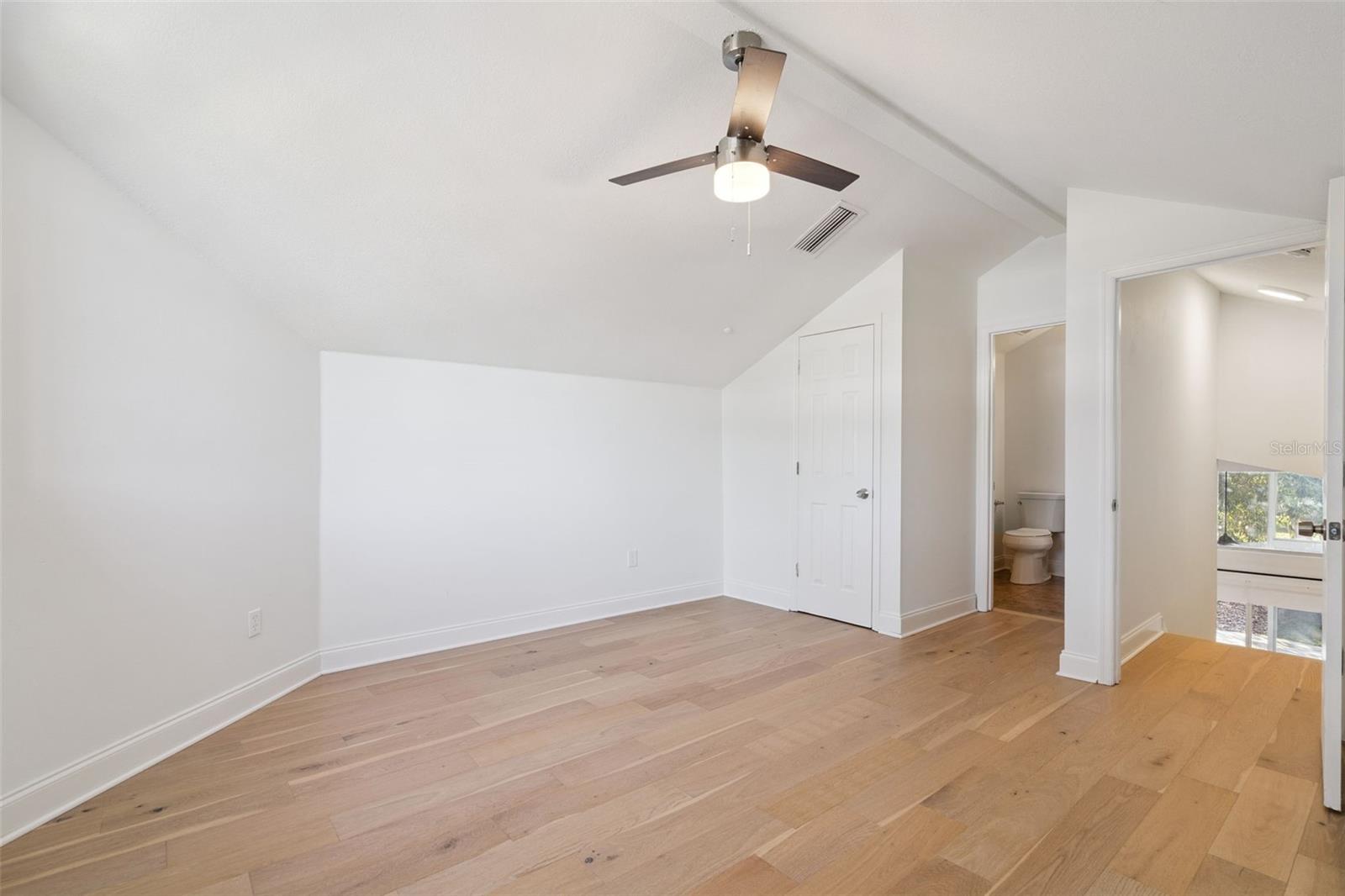 Image 31 of 51 For 3872 Lake Warren Drive