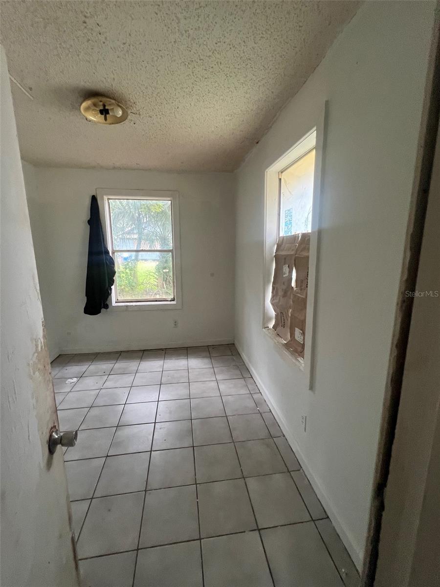 Image 10 of 33 For 2112 Lee Street