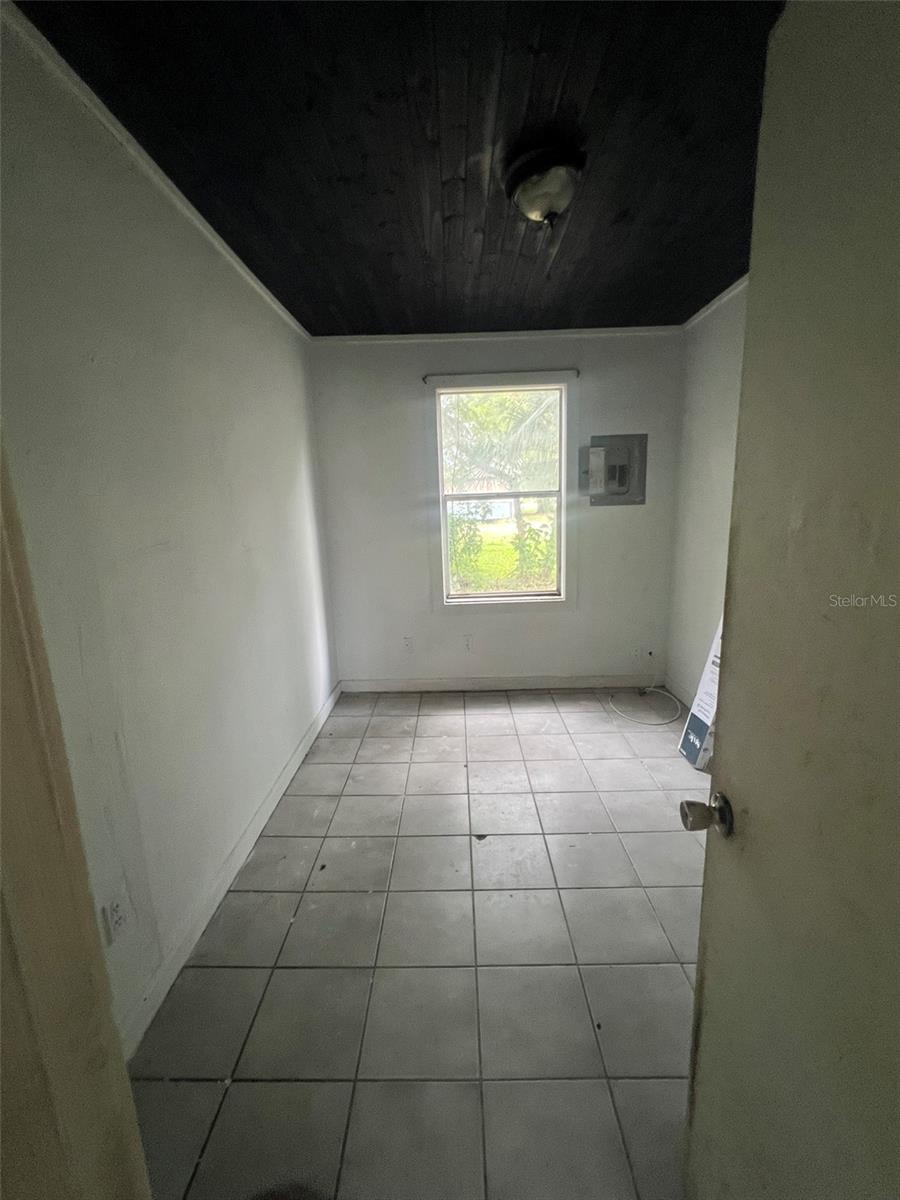 Image 12 of 33 For 2112 Lee Street