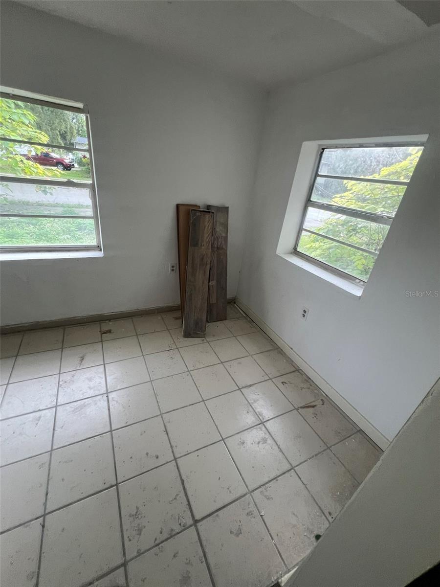 Image 20 of 33 For 2112 Lee Street