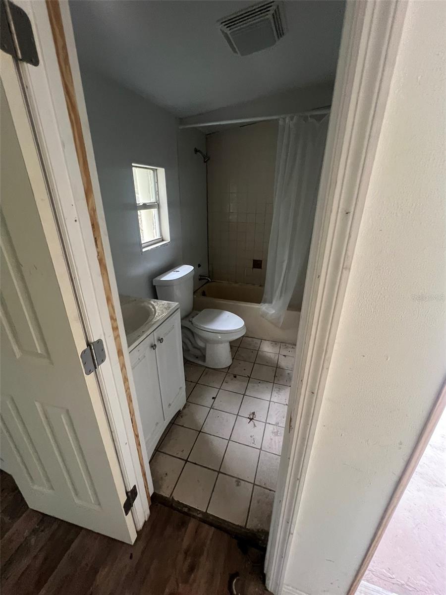 Image 22 of 33 For 2112 Lee Street