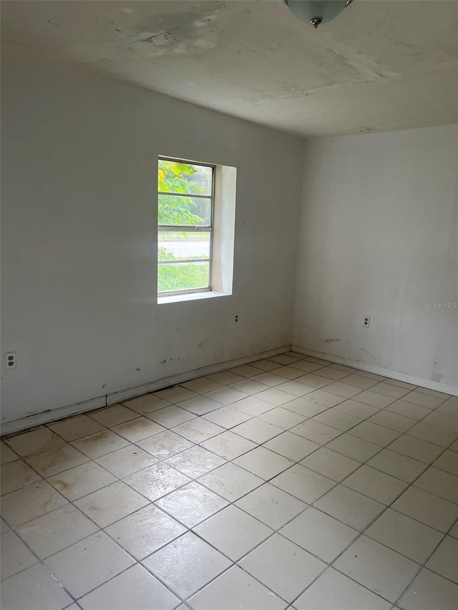 Image 24 of 33 For 2112 Lee Street