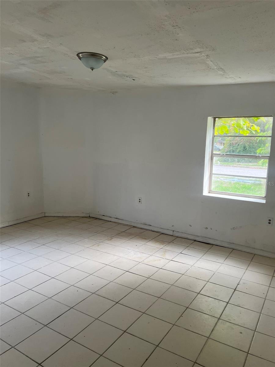 Image 25 of 33 For 2112 Lee Street