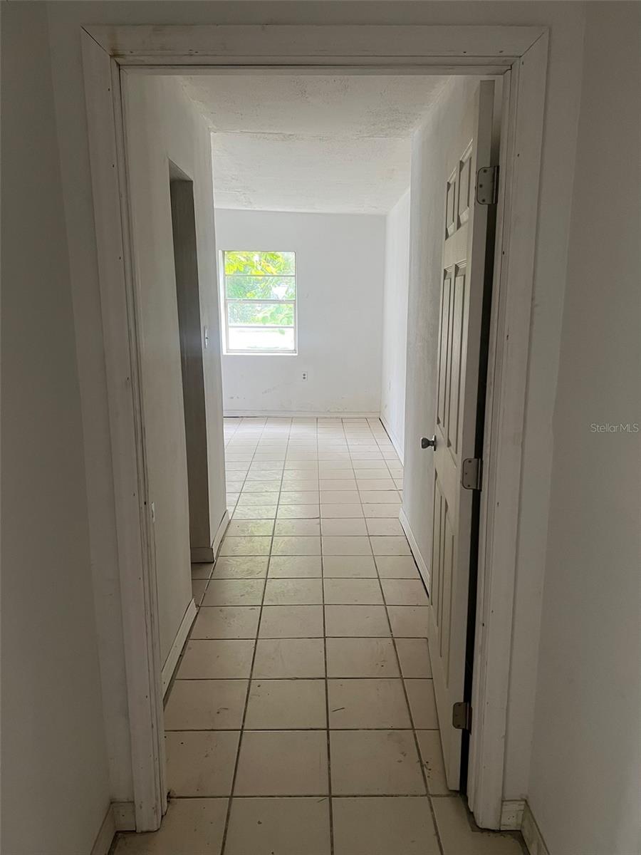 Image 28 of 33 For 2112 Lee Street