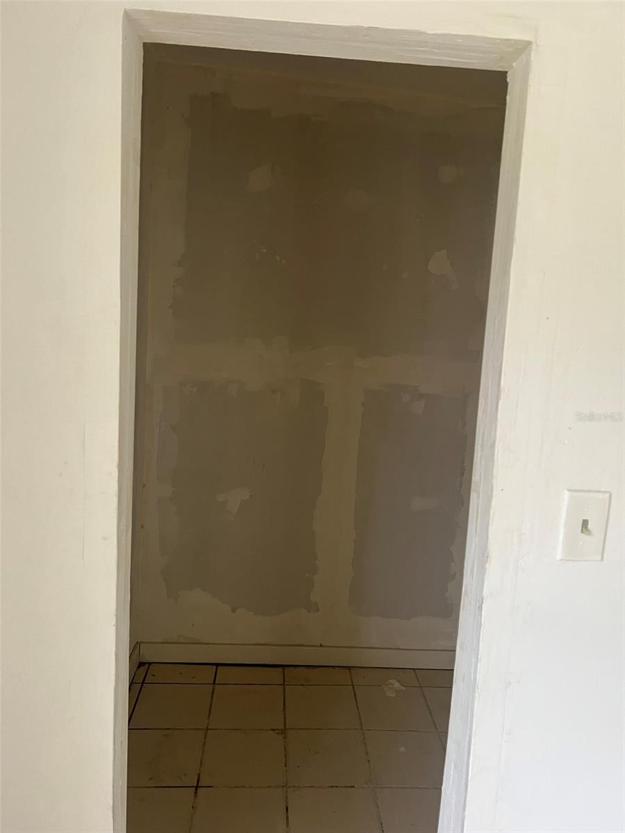 Image 29 of 33 For 2112 Lee Street