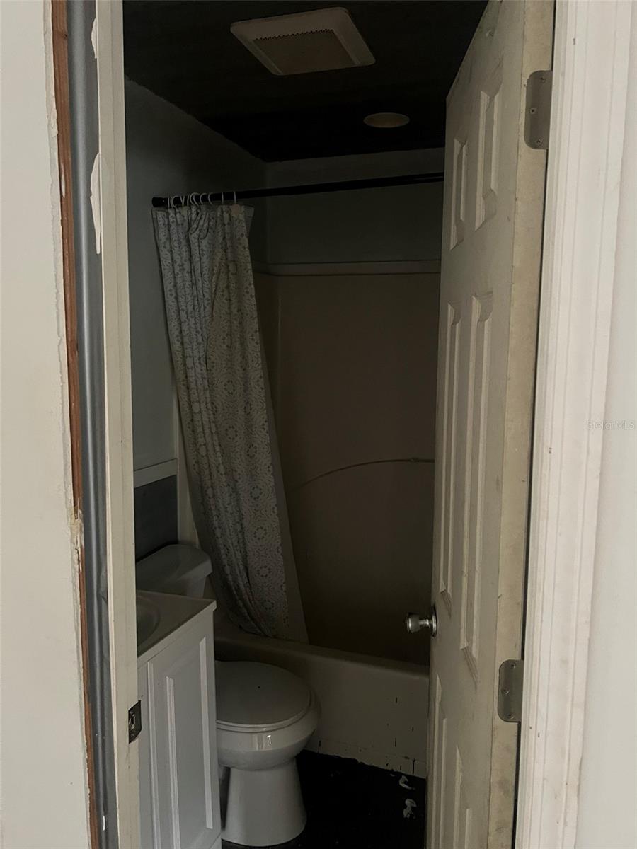 Image 8 of 33 For 2112 Lee Street