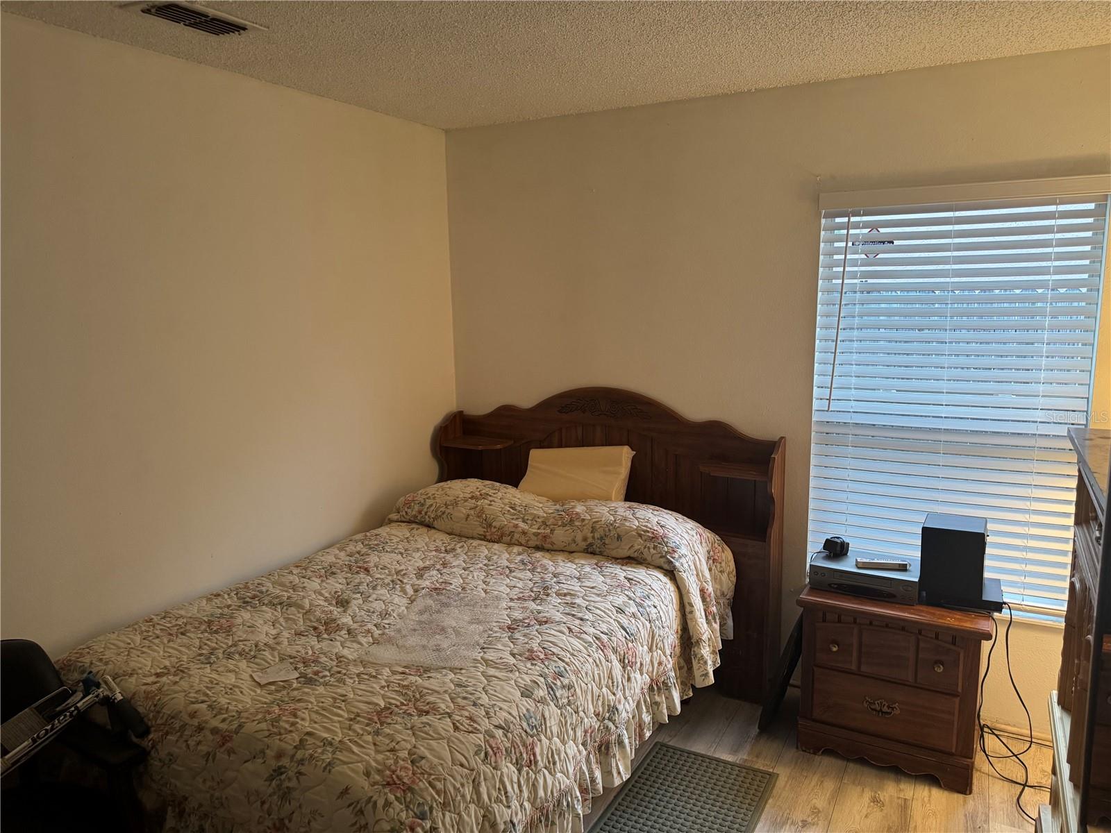 Image 8 of 21 For 5425 Wood Crossing Street