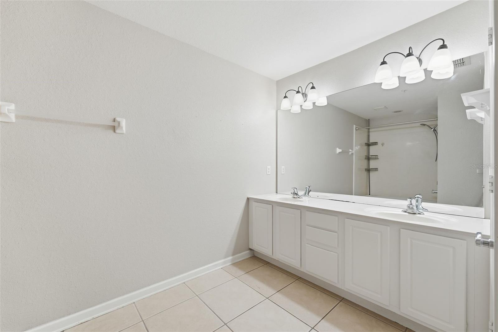 Image 13 of 27 For 2838 Villafuerte Point 107