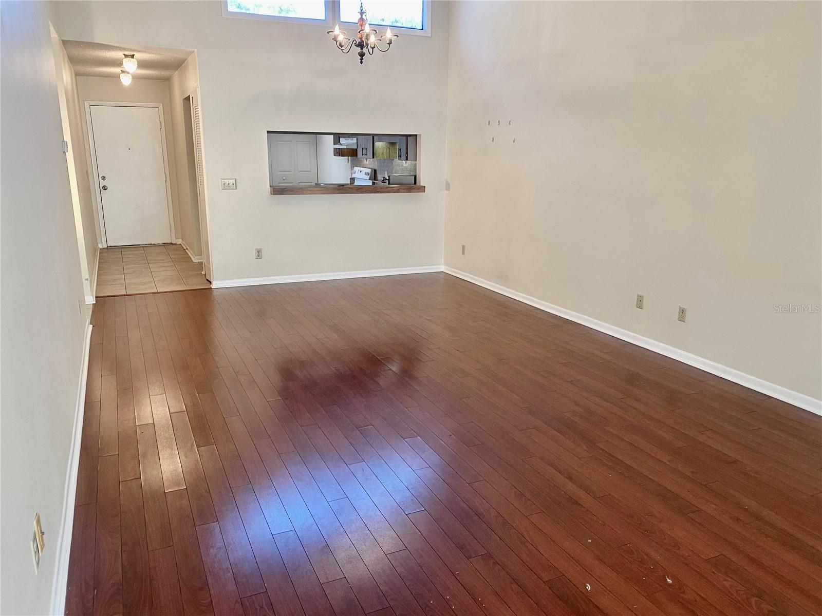 Image 4 of 21 For 1403 Pylewood Street 1403