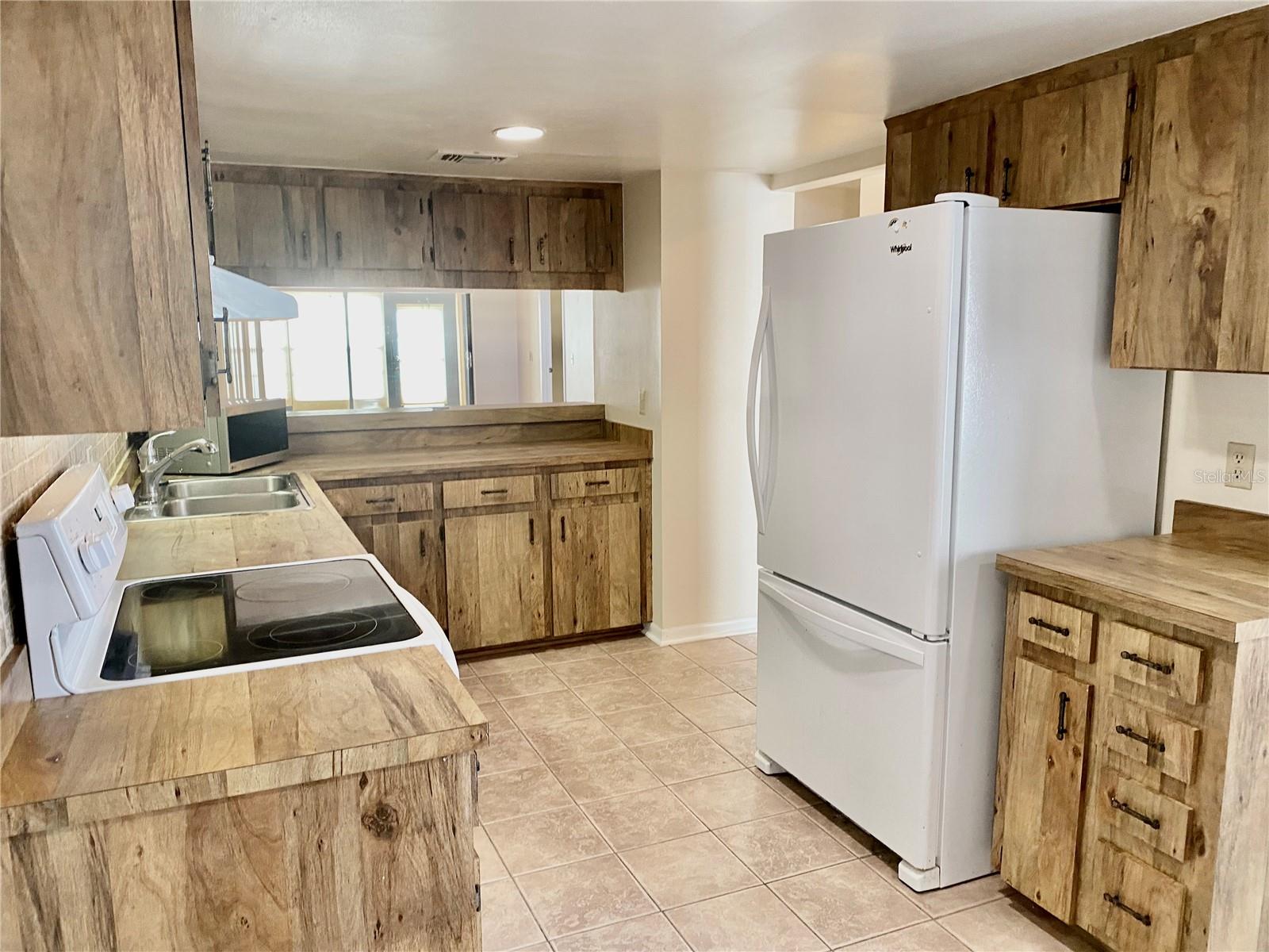 Image 6 of 21 For 1403 Pylewood Street 1403