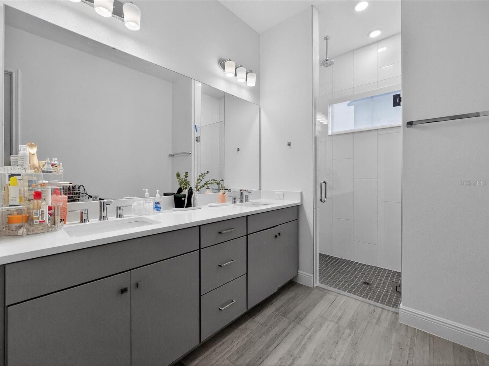 Image 17 of 44 For 9952 Rodbell St