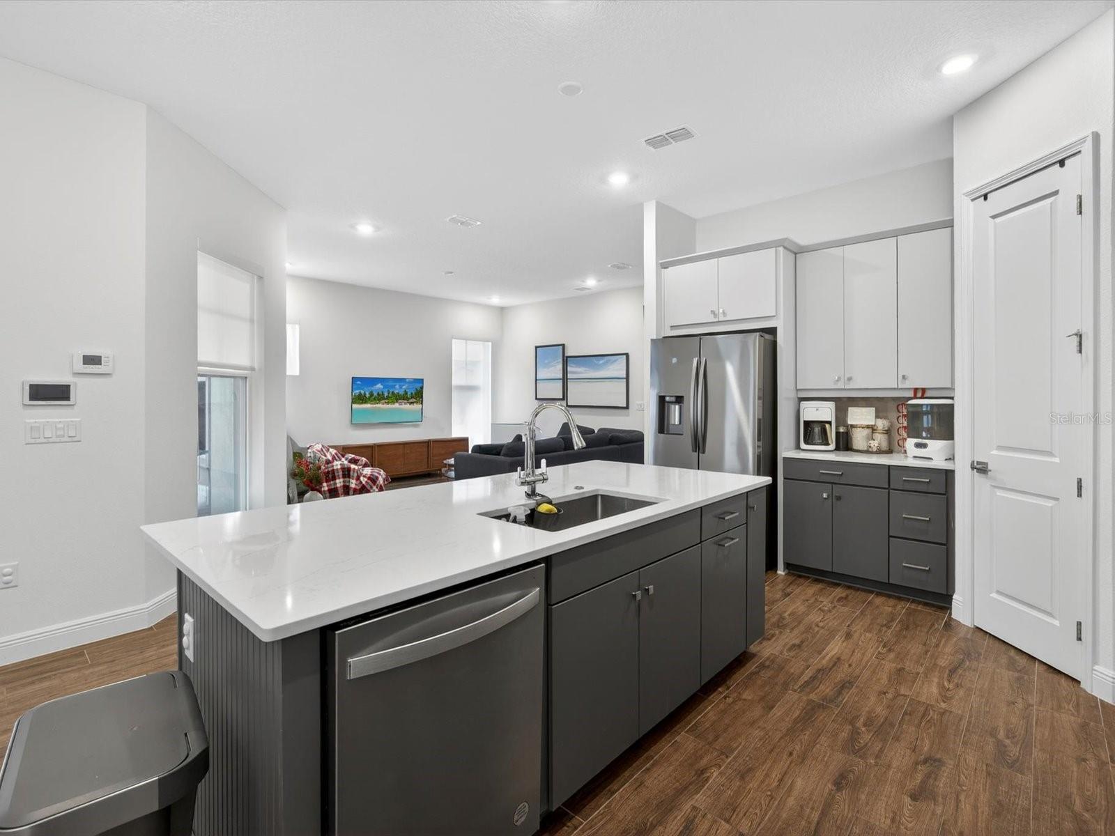 Image 9 of 44 For 9952 Rodbell St