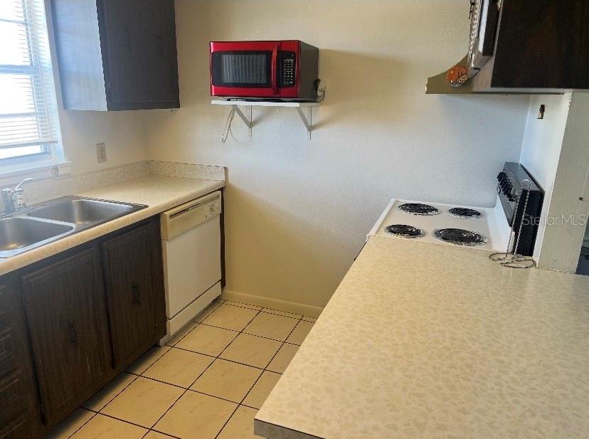 Image 6 of 13 For 4745 Avon Court 71