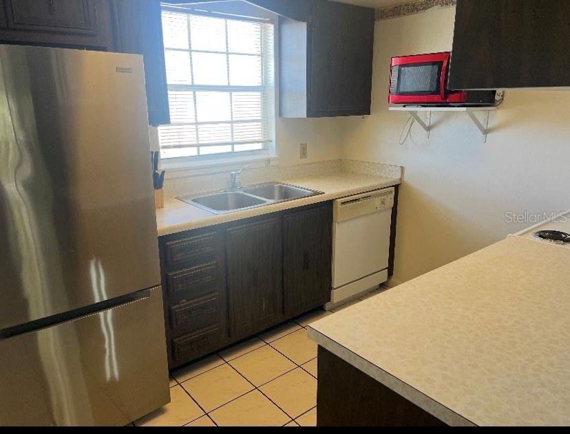 Image 7 of 13 For 4745 Avon Court 71