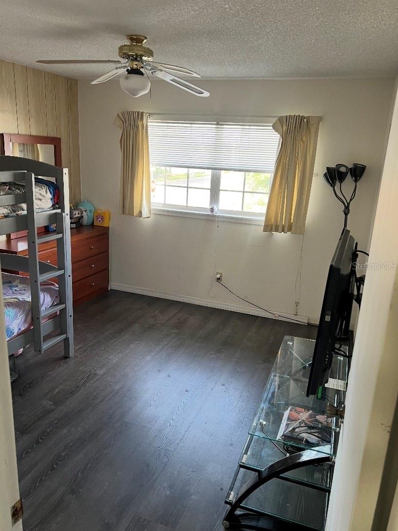 Image 8 of 13 For 4745 Avon Court 71