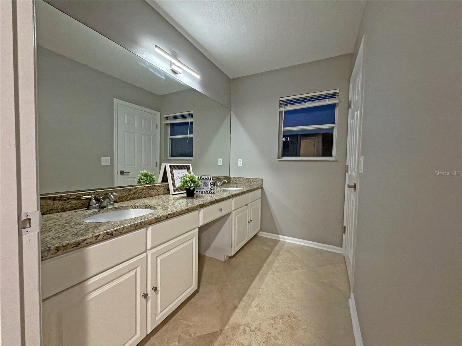 Image 28 of 48 For 14614 Grand Cove Drive