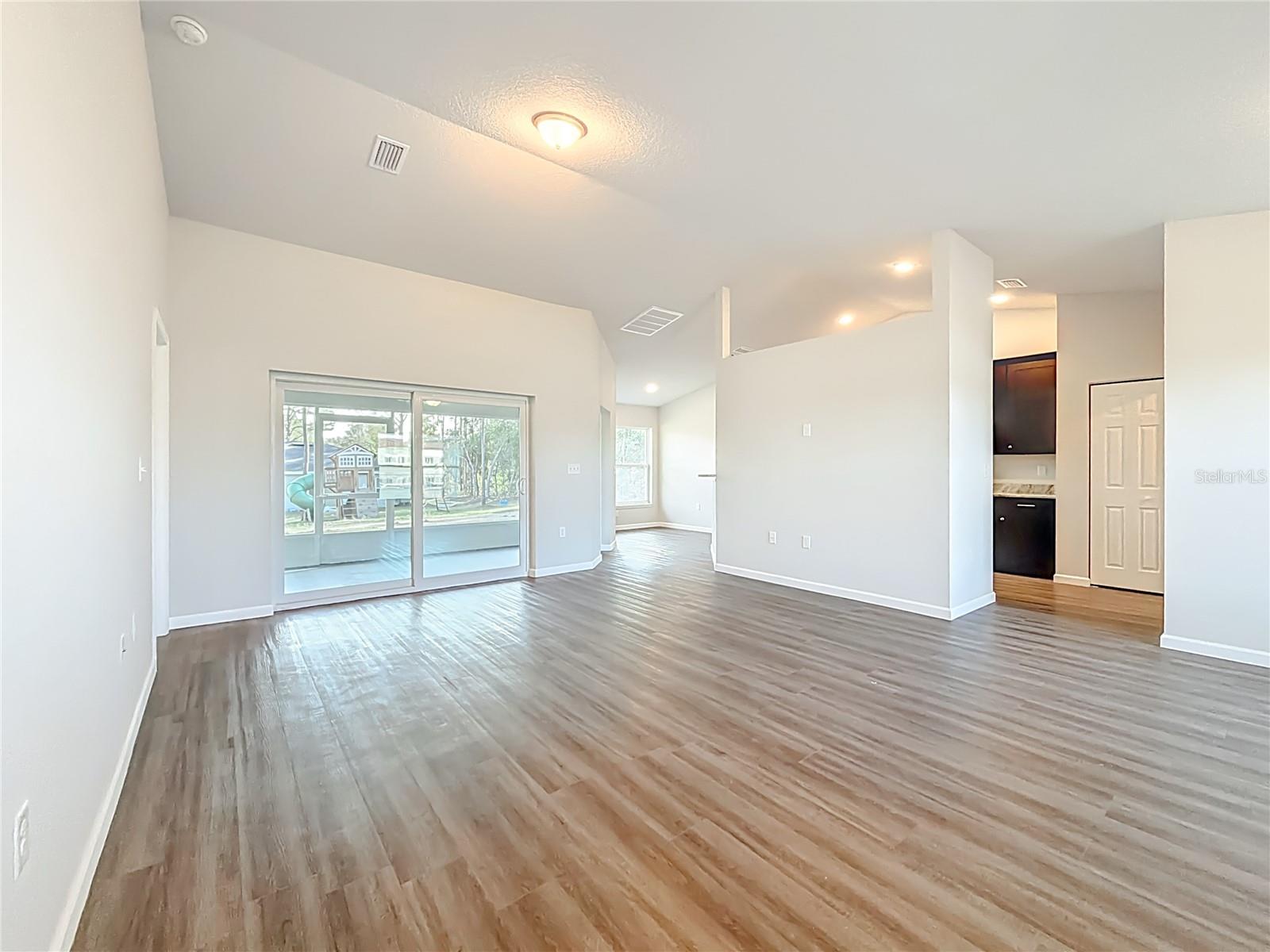 Image 6 of 54 For 168 Citrus Springs Boulevard