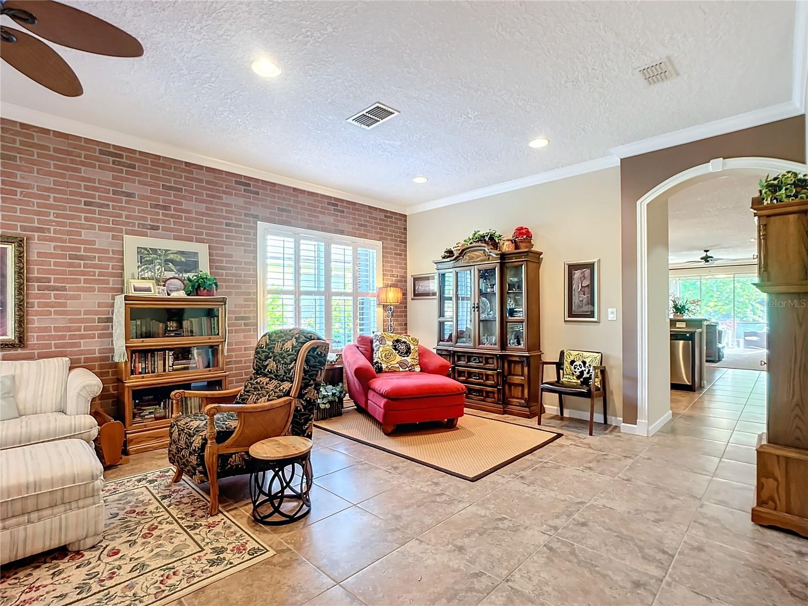 Image 11 of 69 For 798 Battersea Drive