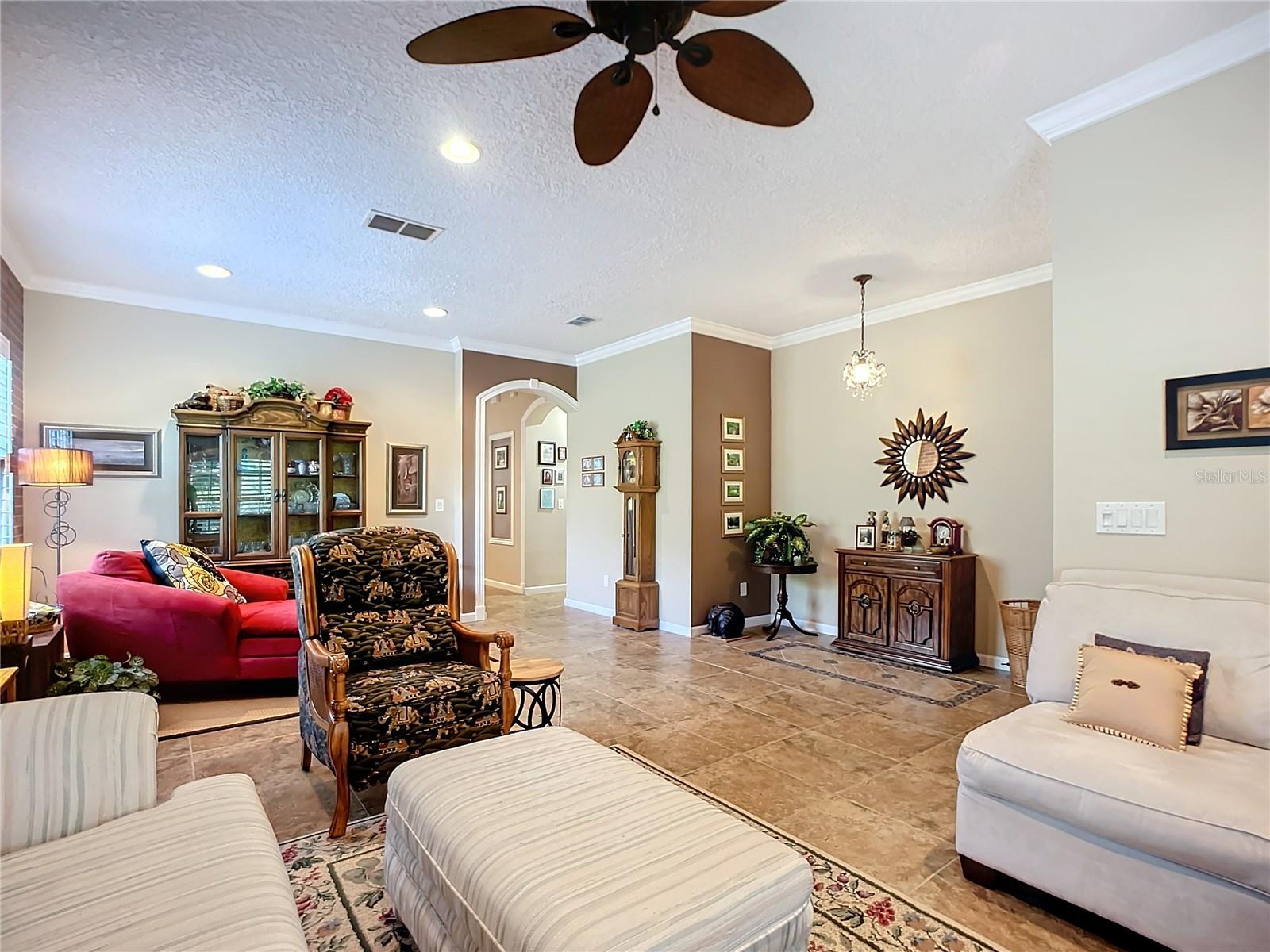 Image 13 of 69 For 798 Battersea Drive