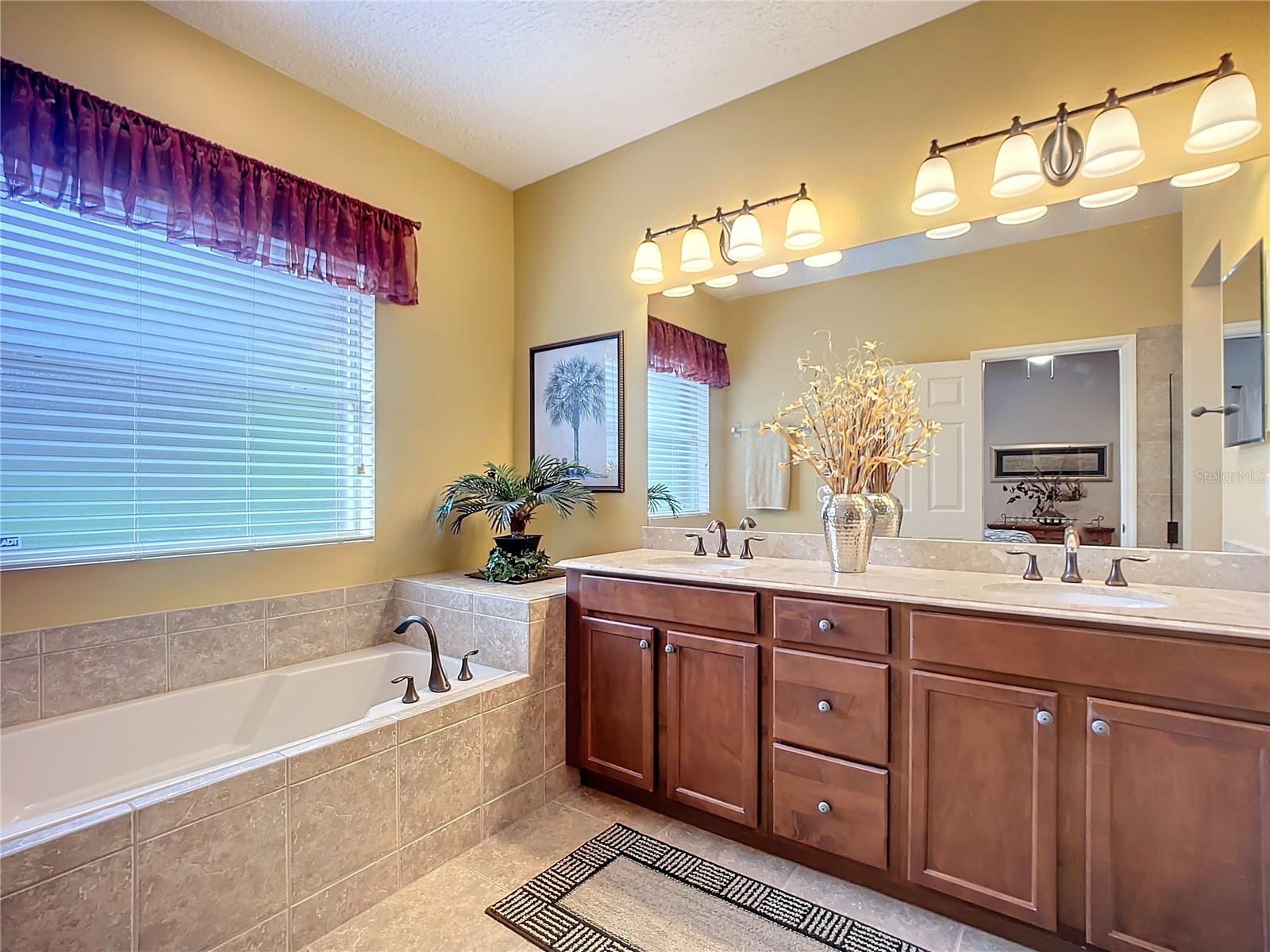 Image 33 of 69 For 798 Battersea Drive