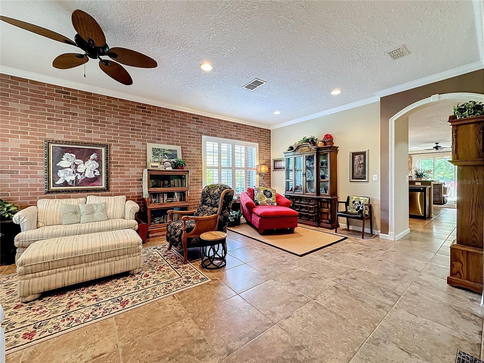 Image 9 of 69 For 798 Battersea Drive