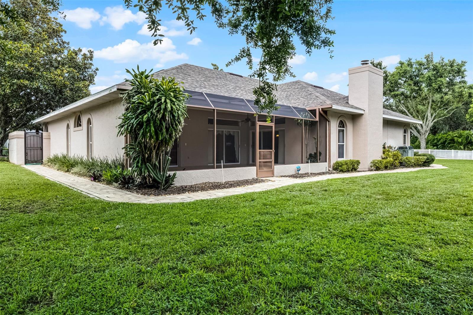 Image 16 of 21 For 707 Heritage Drive Ne