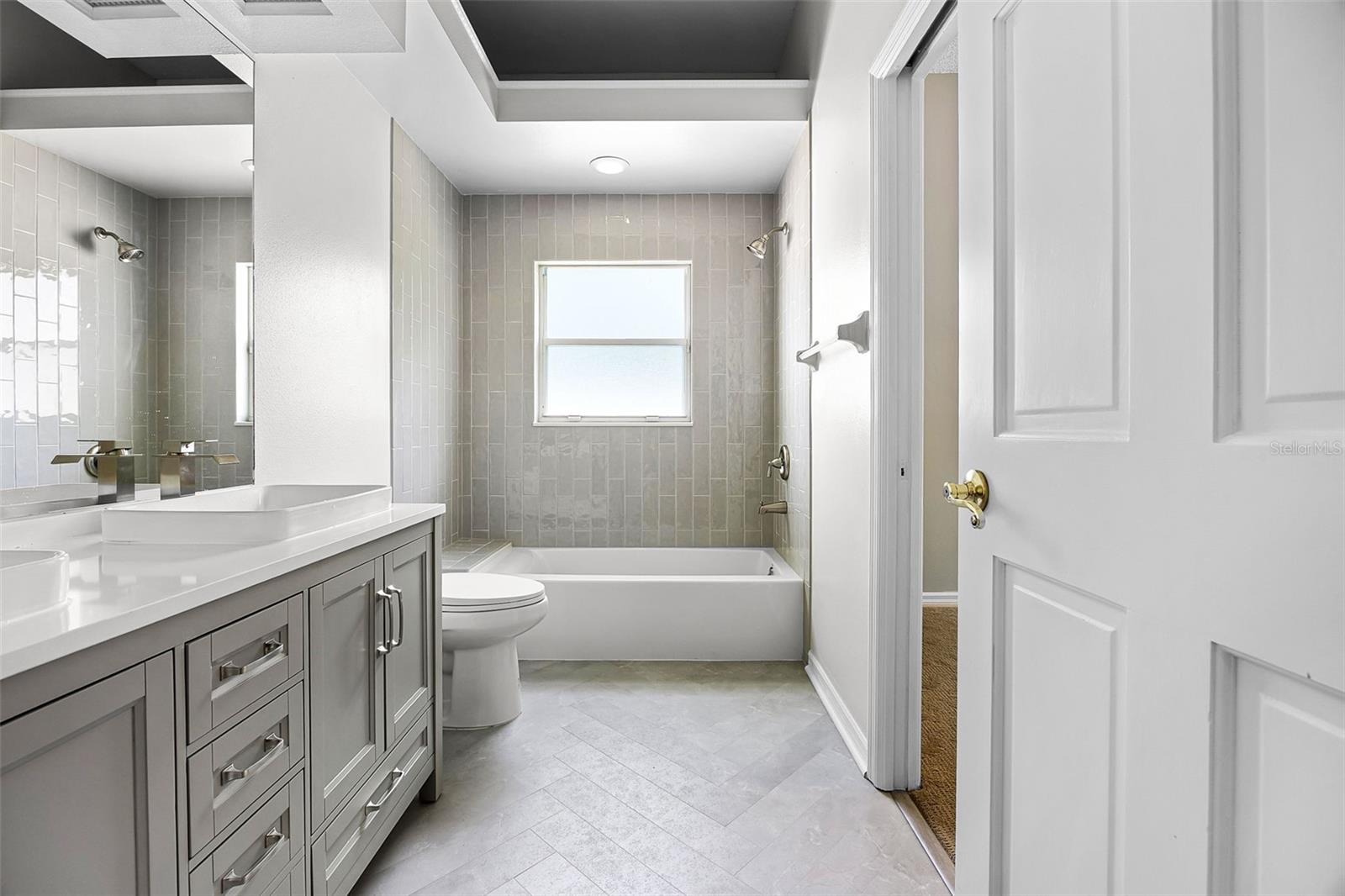 Image 9 of 21 For 707 Heritage Drive Ne