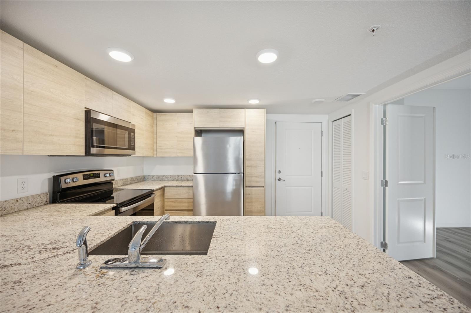 Image 3 of 25 For 1210 Southstation Place 209