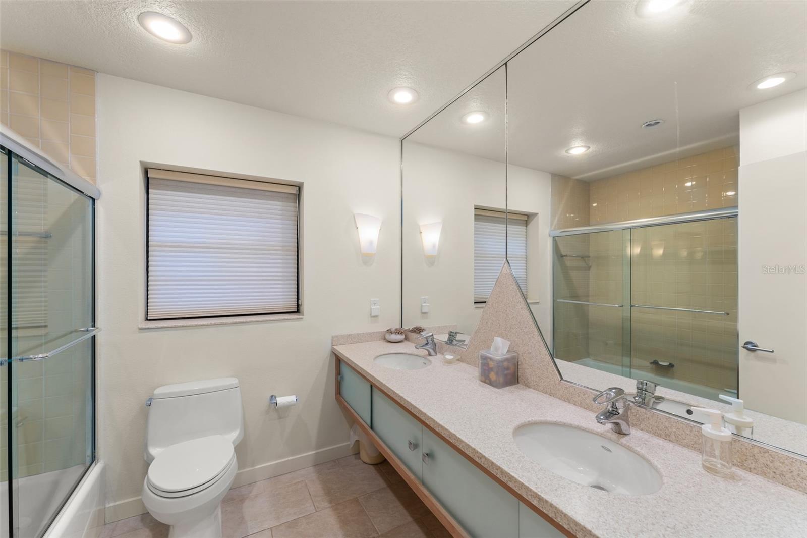 Image 41 of 61 For 150 Spring Cove Trail