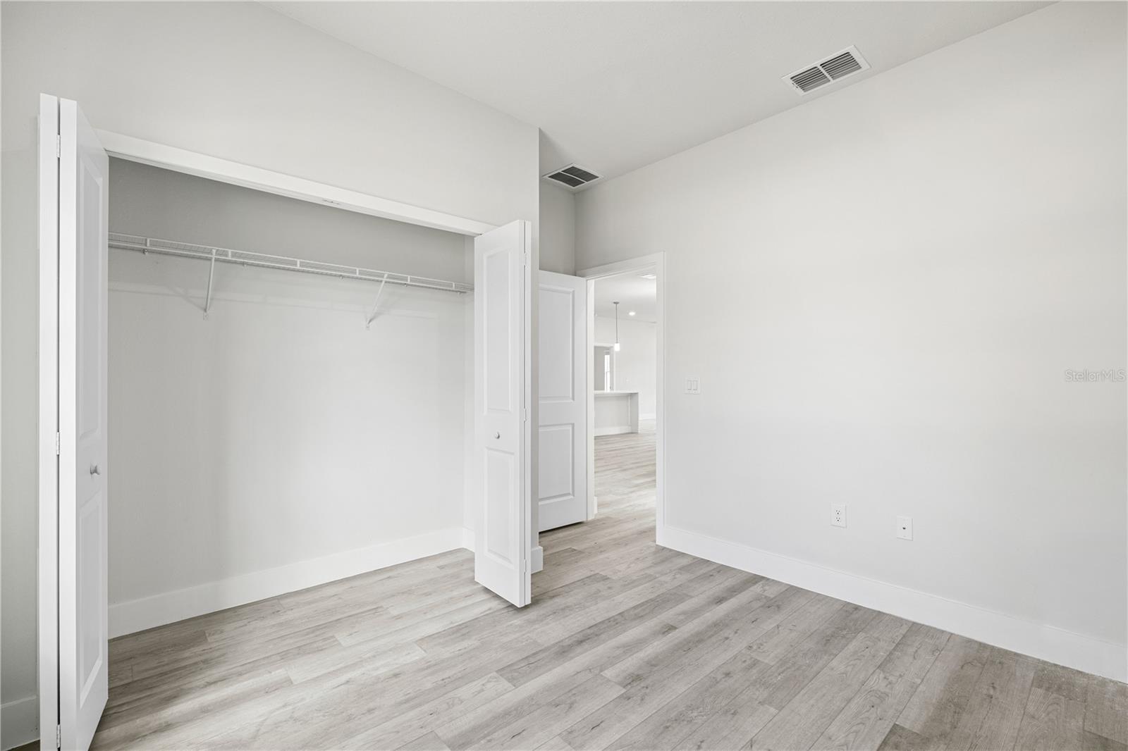 Image 11 of 26 For 16969 30th Avenue Road