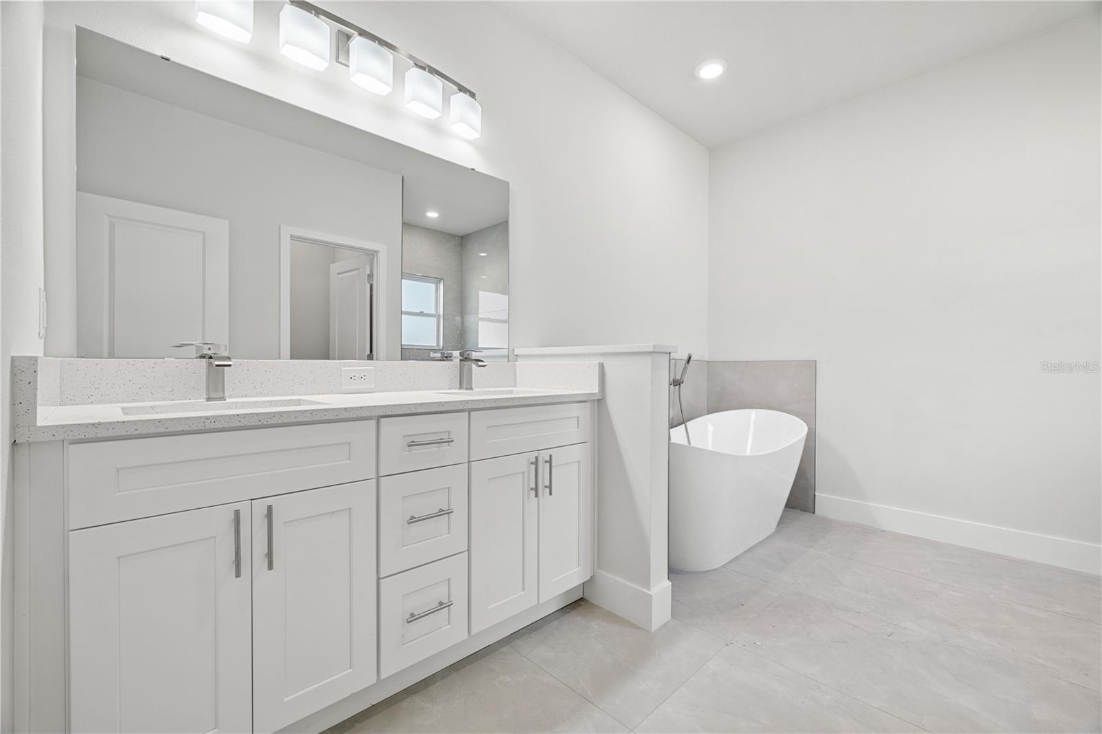 Image 24 of 26 For 16969 30th Avenue Road