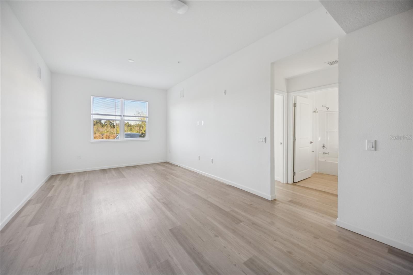 Image 7 of 21 For 1210 Southstation Place 202