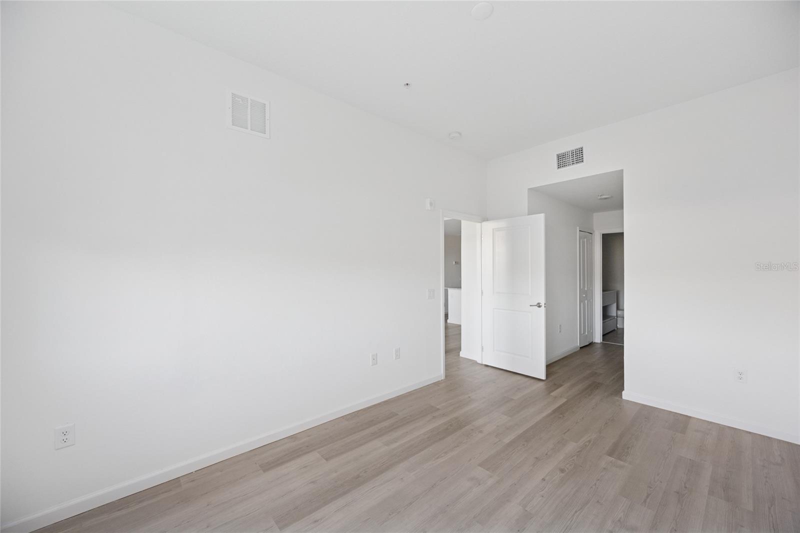 Image 9 of 21 For 1210 Southstation Place 202