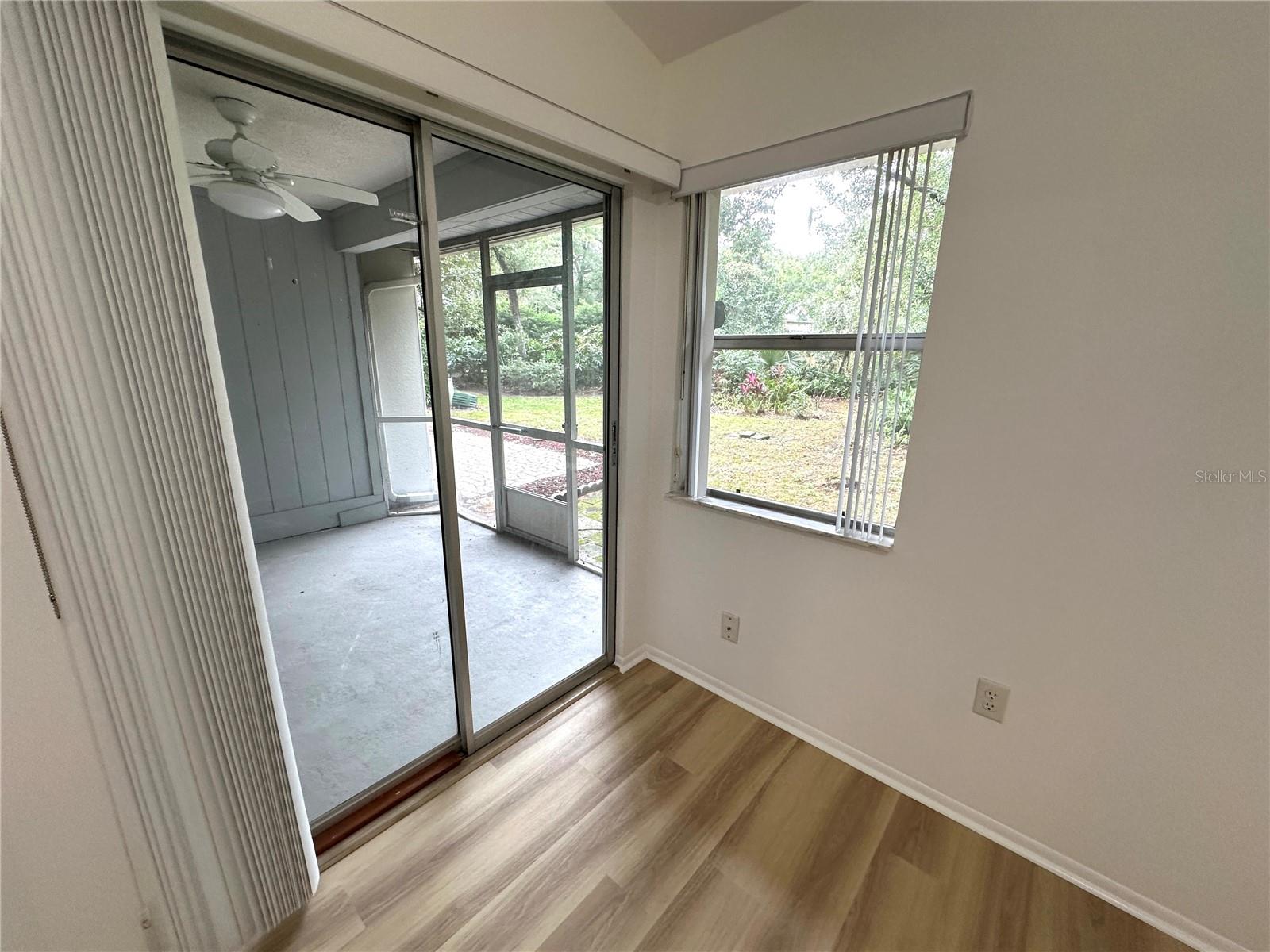 Image 25 of 51 For 525 Oak Terrace 121