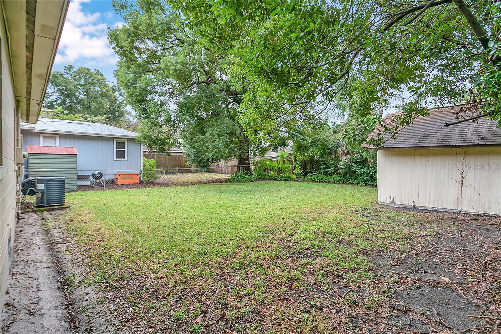 Image 21 of 26 For 1700 Ferris Avenue