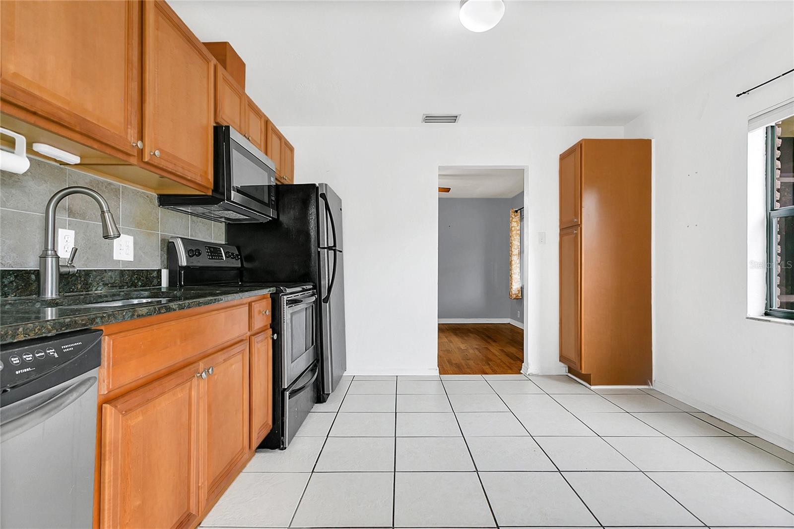 Image 9 of 26 For 1700 Ferris Avenue