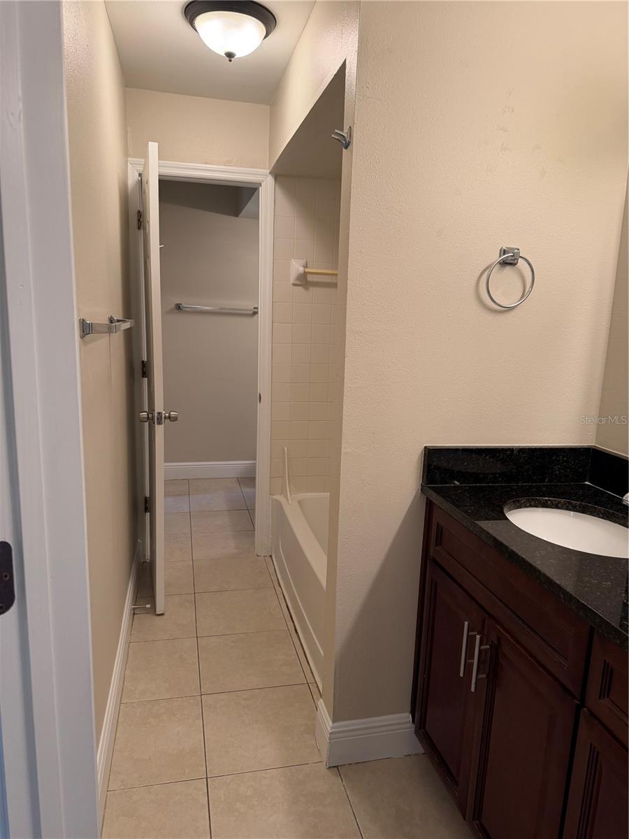 Image 11 of 16 For 425 Fountainhead Circle 106