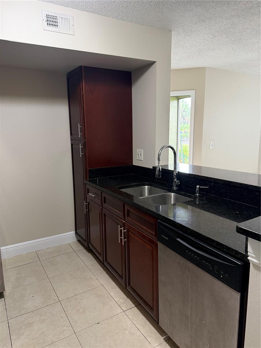 Image 4 of 16 For 425 Fountainhead Circle 106