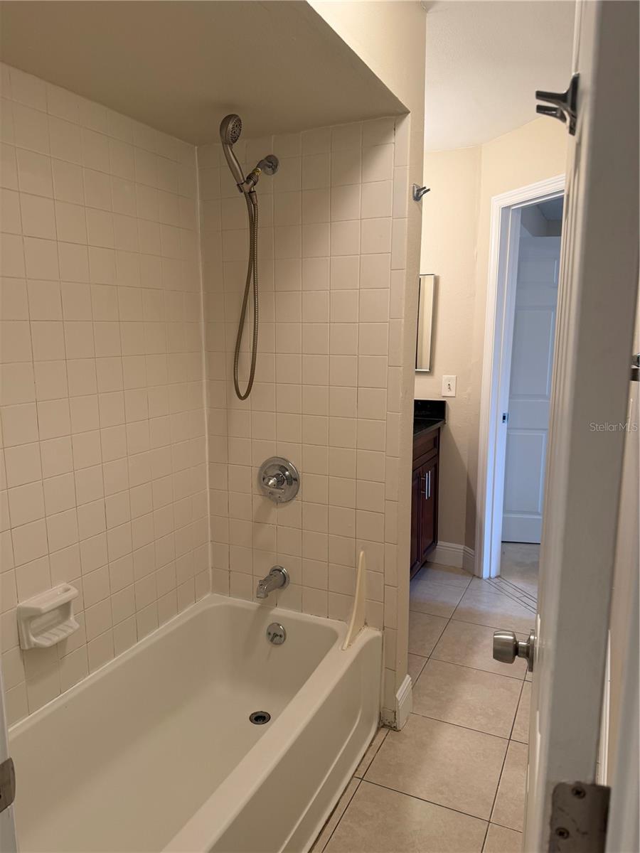 Image 9 of 16 For 425 Fountainhead Circle 106