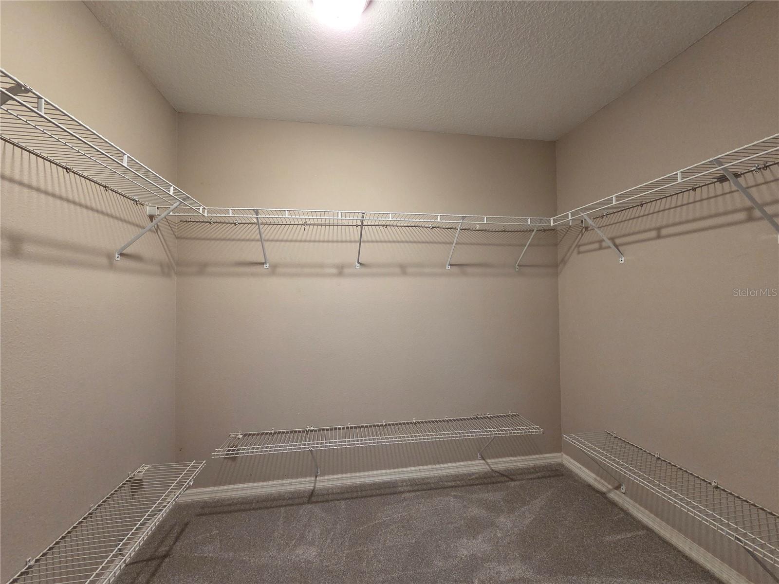 Image 19 of 37 For 1645 Algonkin Loop