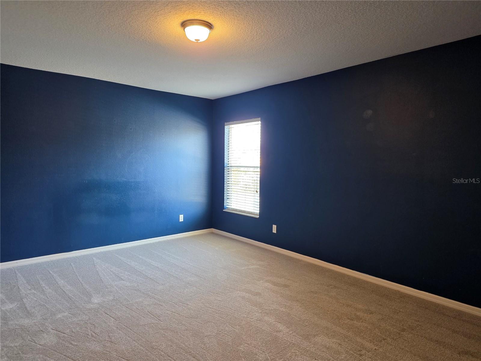 Image 31 of 37 For 1645 Algonkin Loop