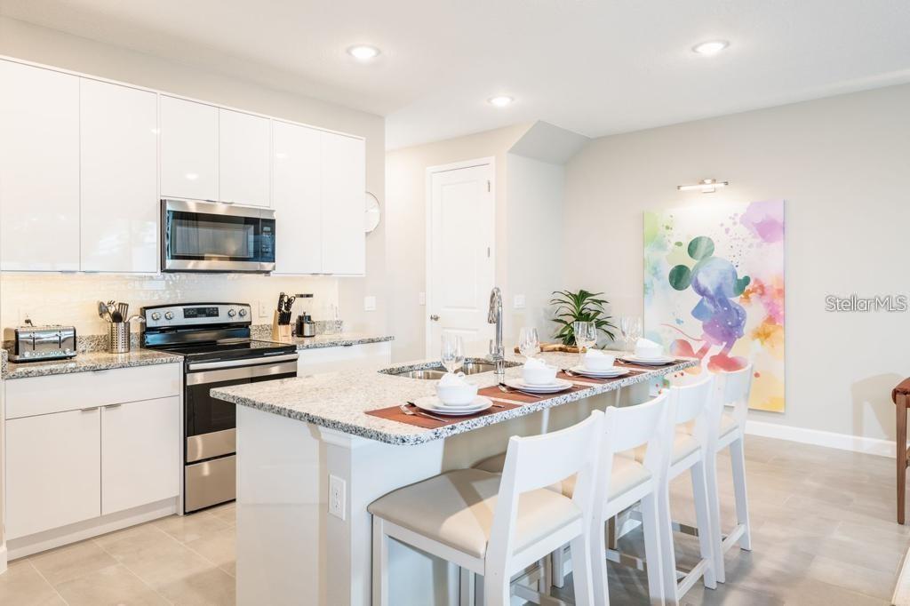 Image 4 of 12 For 7936 Formosa Valley Place