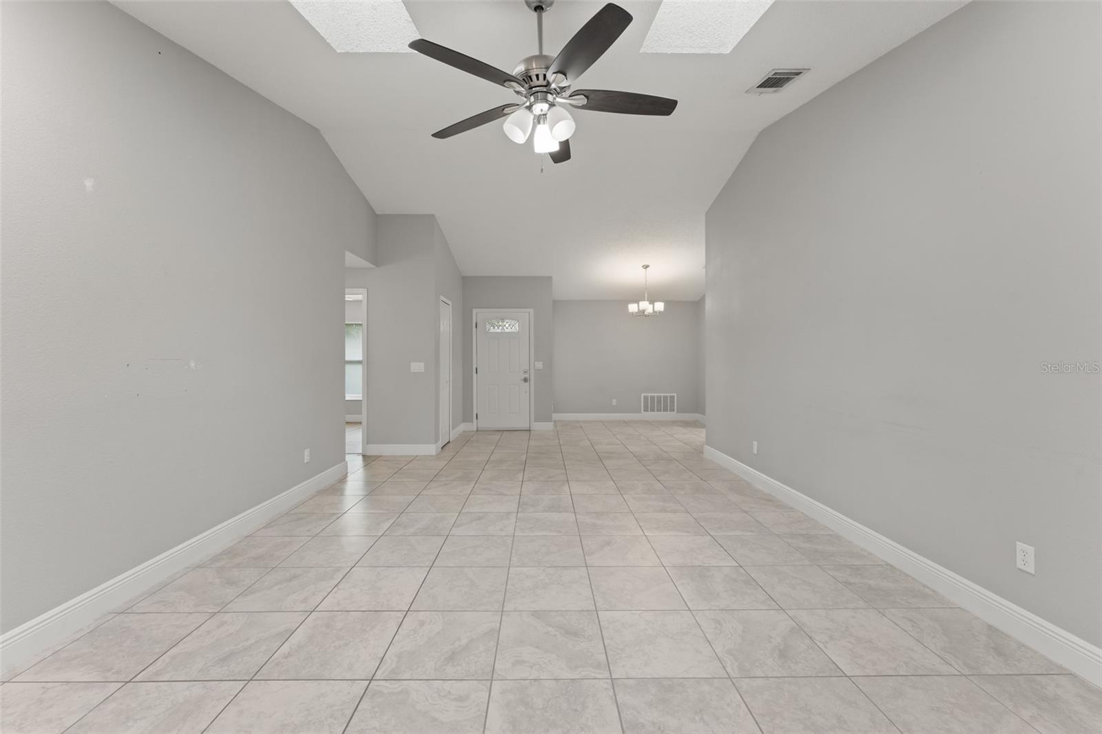 Image 12 of 36 For 1058 Alpug Avenue